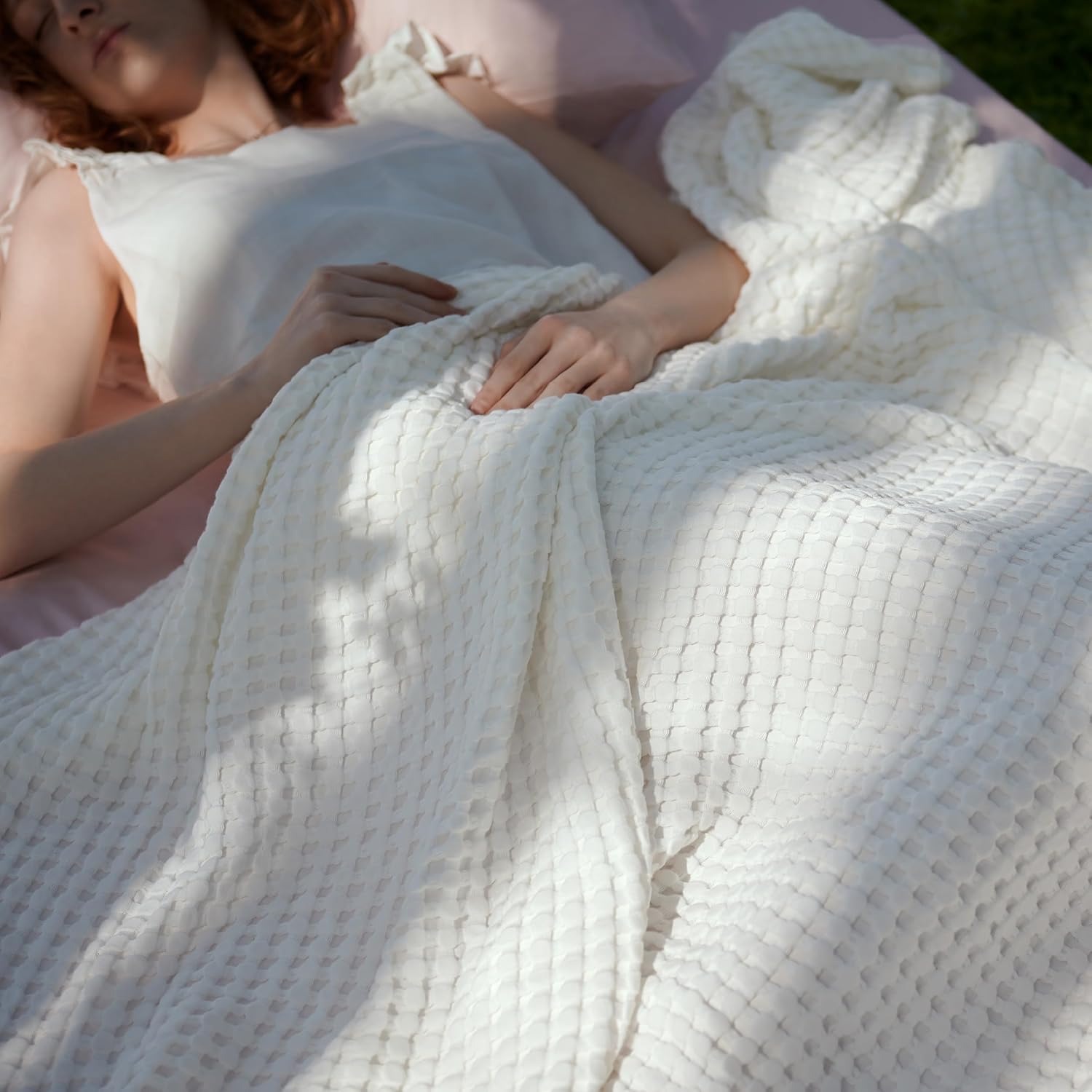 Bedsure Waffle Blanket
